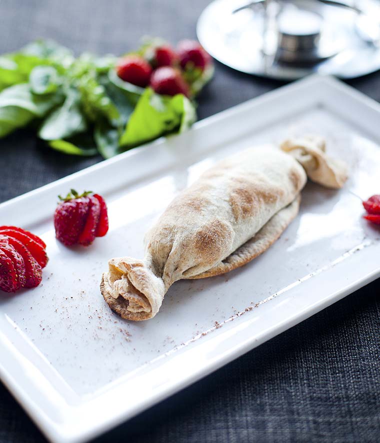 Sdruffolino de ricotta y nutella con fresas
