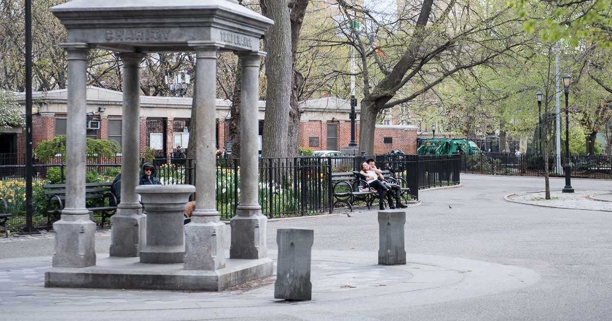 ステッカー‼️ Tompkins Square Park Living Proof Tompkins Square