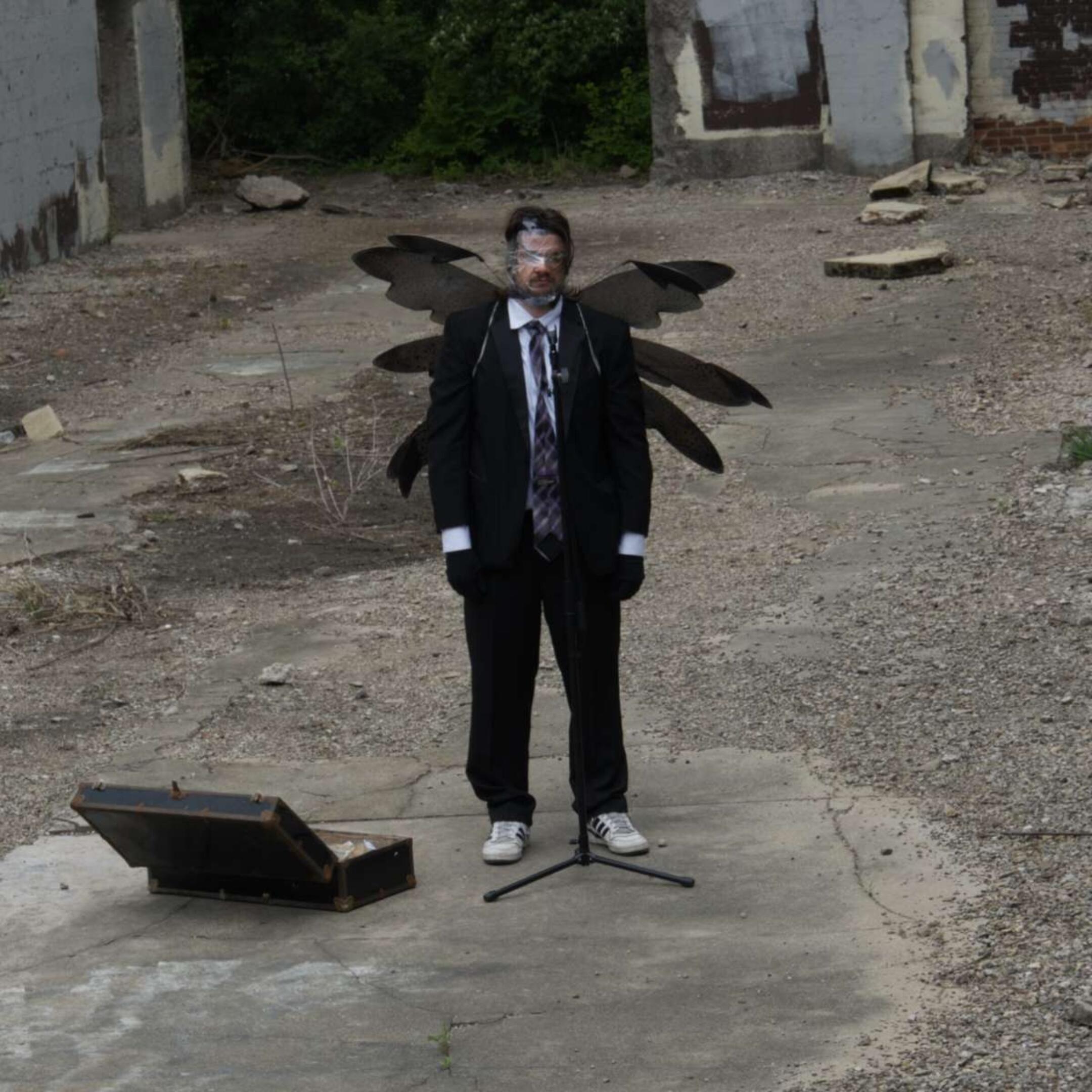 The Delivery Boy, Eric Solitude, Mahal Slick