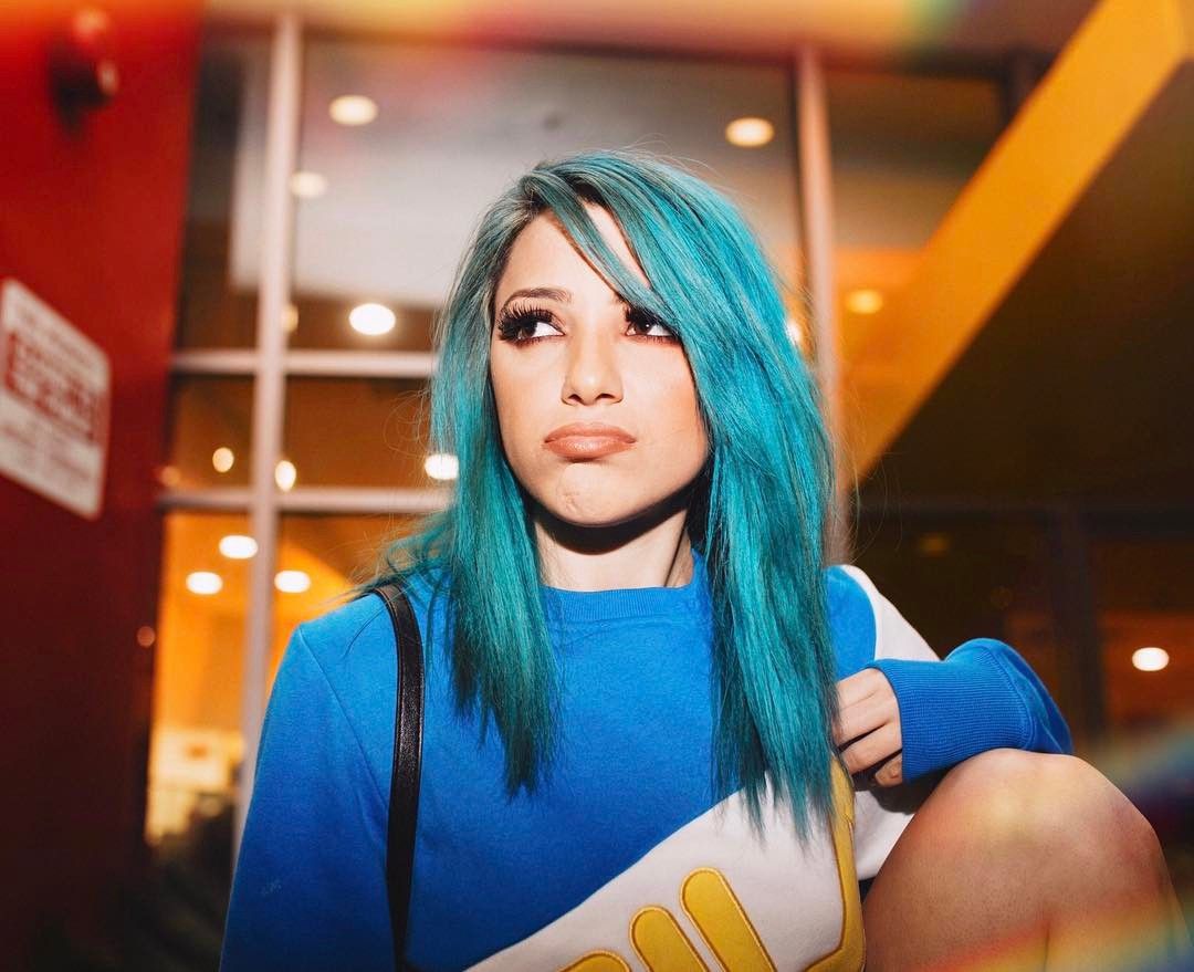 Niki on instagram  %e2%80%9cthis is the face i make when i wanna eat someone else's food %f0%9f%8d%95%f0%9f%8d%9f  rileytaylor (this is from our infamous  innout shoot cuz 