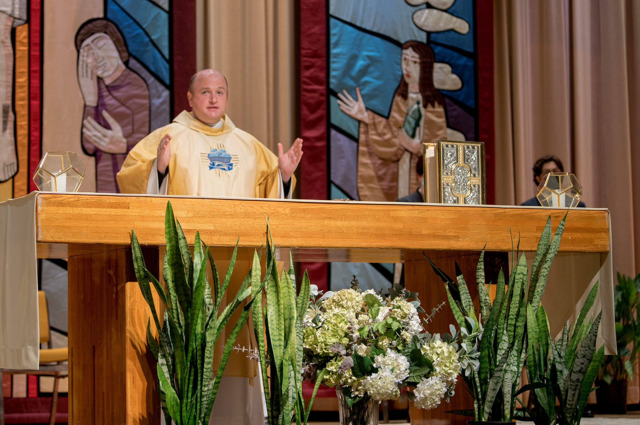 Grandparents Celebrated At KMHS Mass – Kellenberg Memorial High School