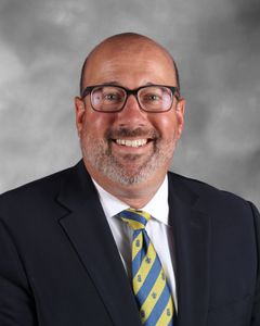 Mr. Robert York '01