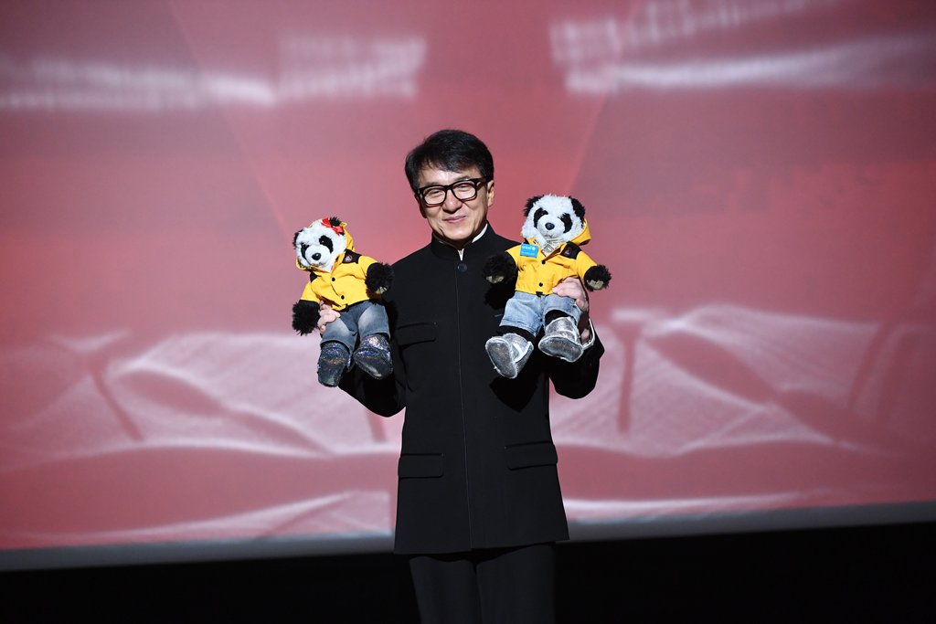 Jackie Chan raises UNICEF awareness by bringing two