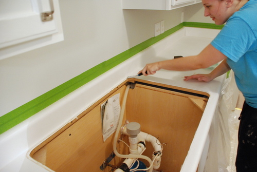 Lively Green Door | Using Rustoleum Countertop Transformation