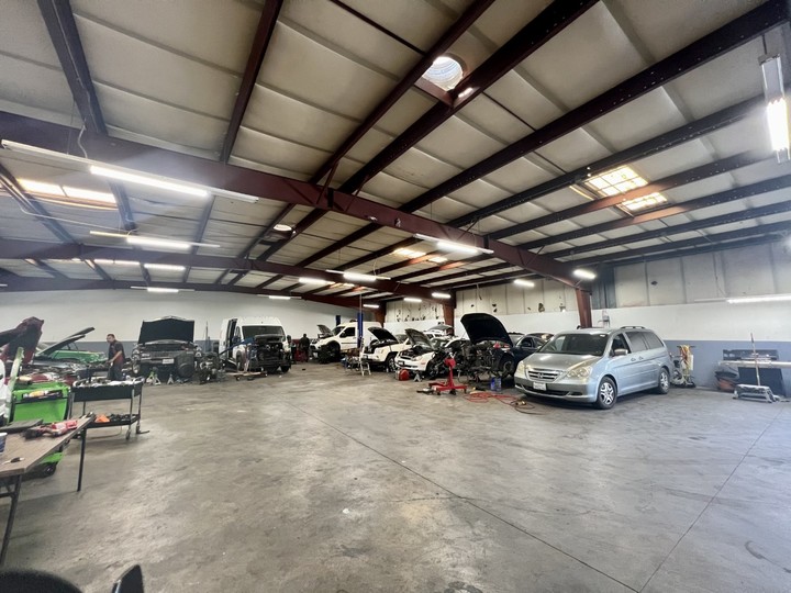 REDLINE AUTOMOTIVE GARAGE Image