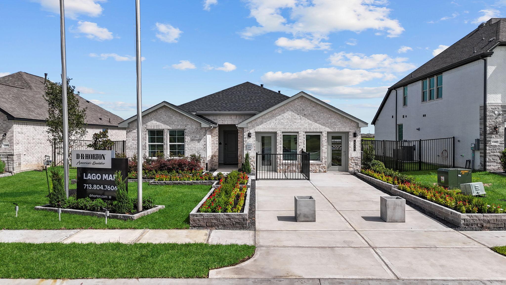 Lago Mar by D.R. Horton Logo