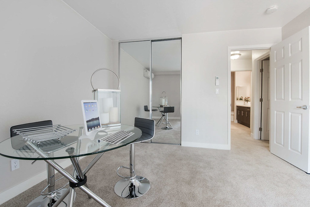 Regency at Mountain View Apartments - Mountain View, CA