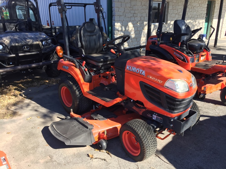 MOORE'S SERVICE CENTER Image