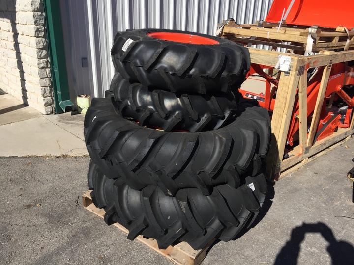 MOORE'S SERVICE CENTER Image