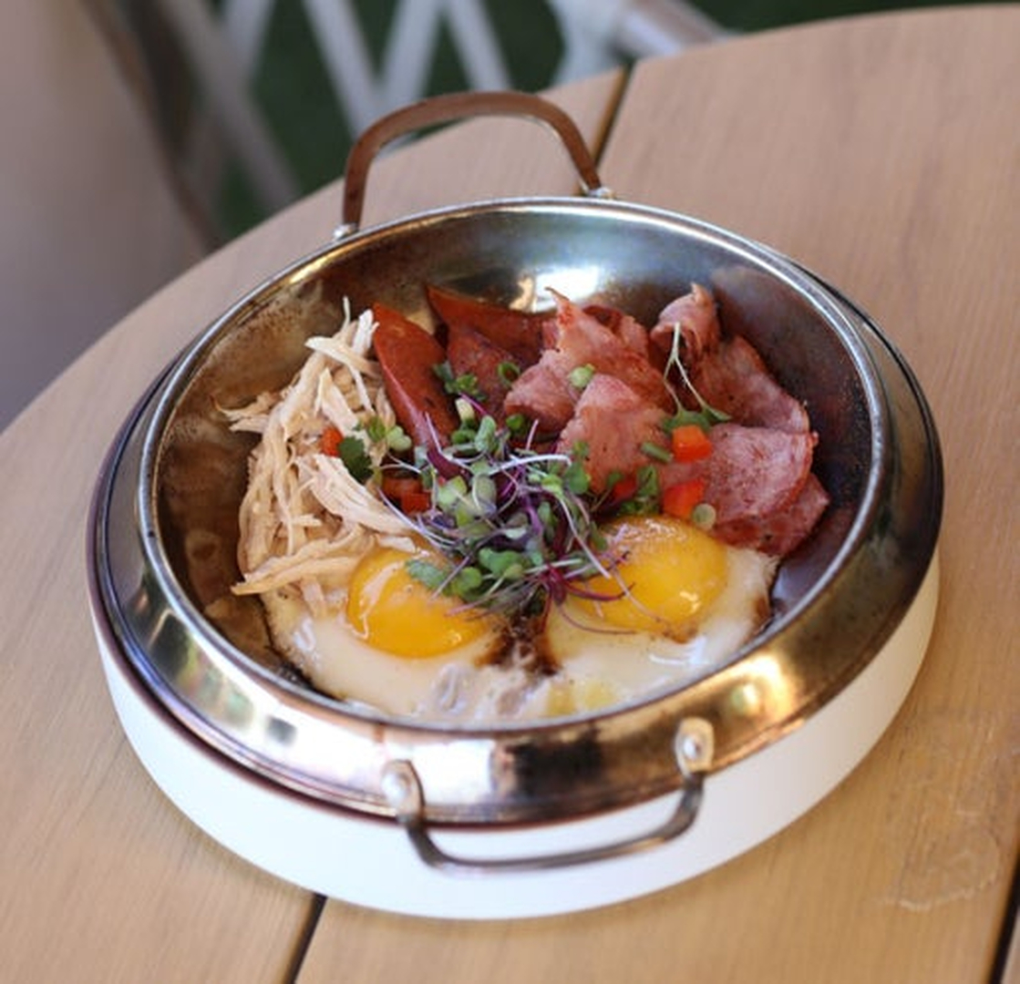 Escape 360 Cafe Image