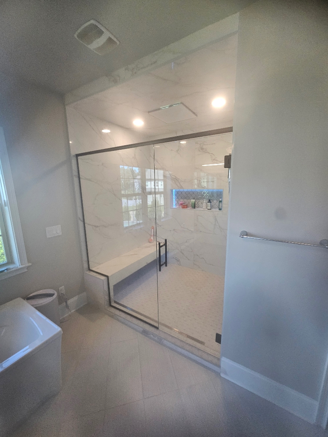 Reliable Glass and Stone Image