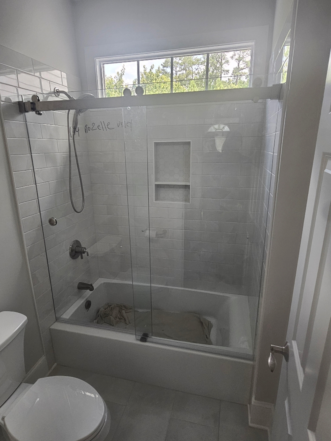 Reliable Glass and Stone Image