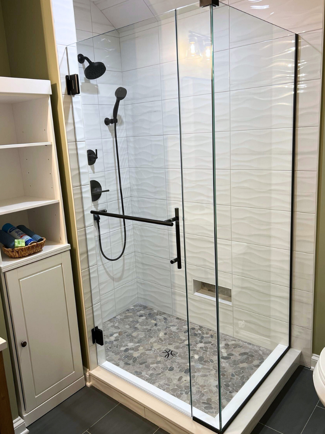 Reliable Glass and Stone Image