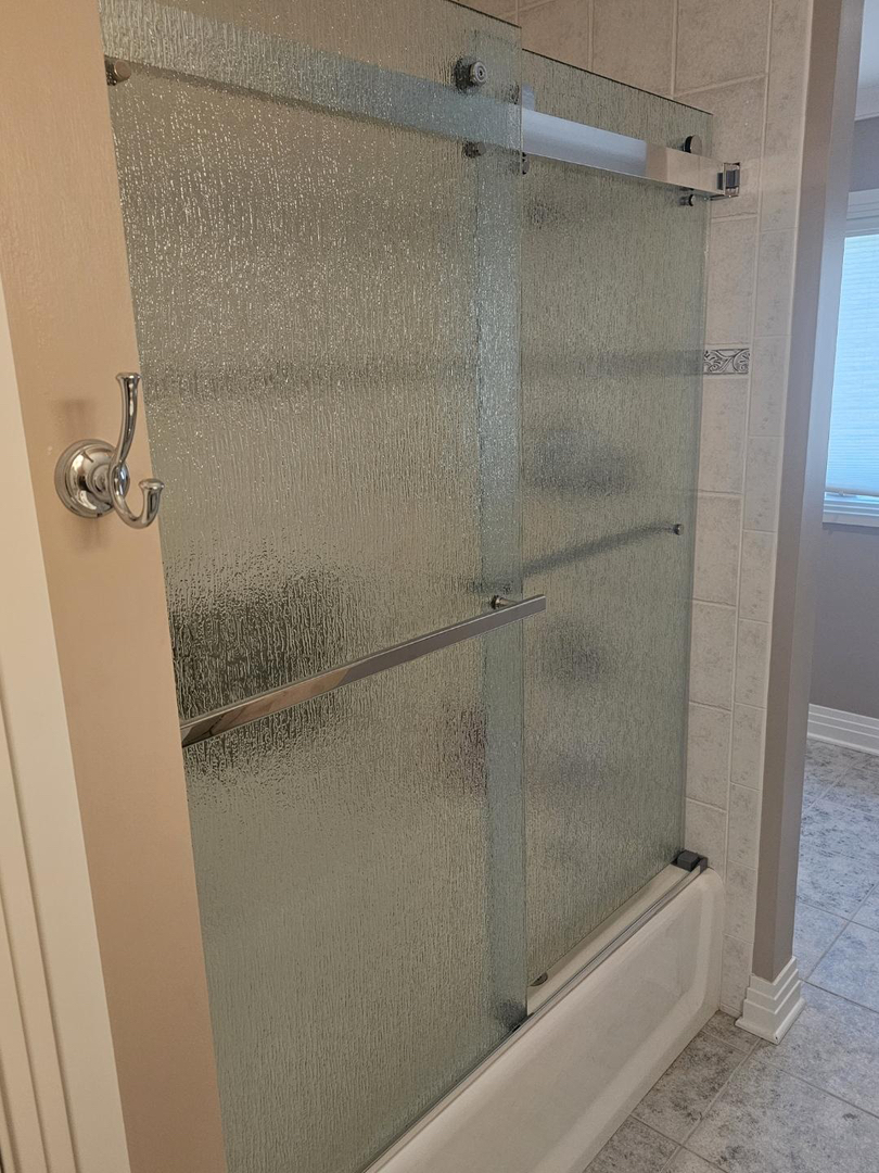 Reliable Glass and Stone Image