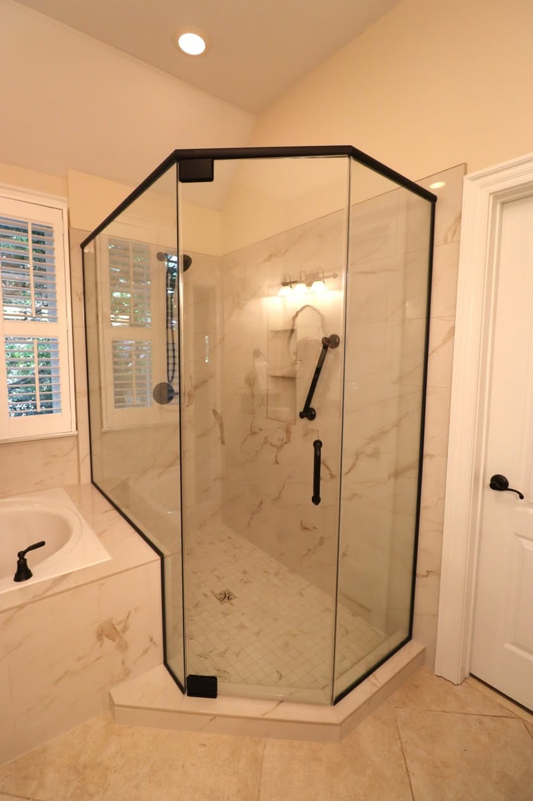 Reliable Glass and Stone Image