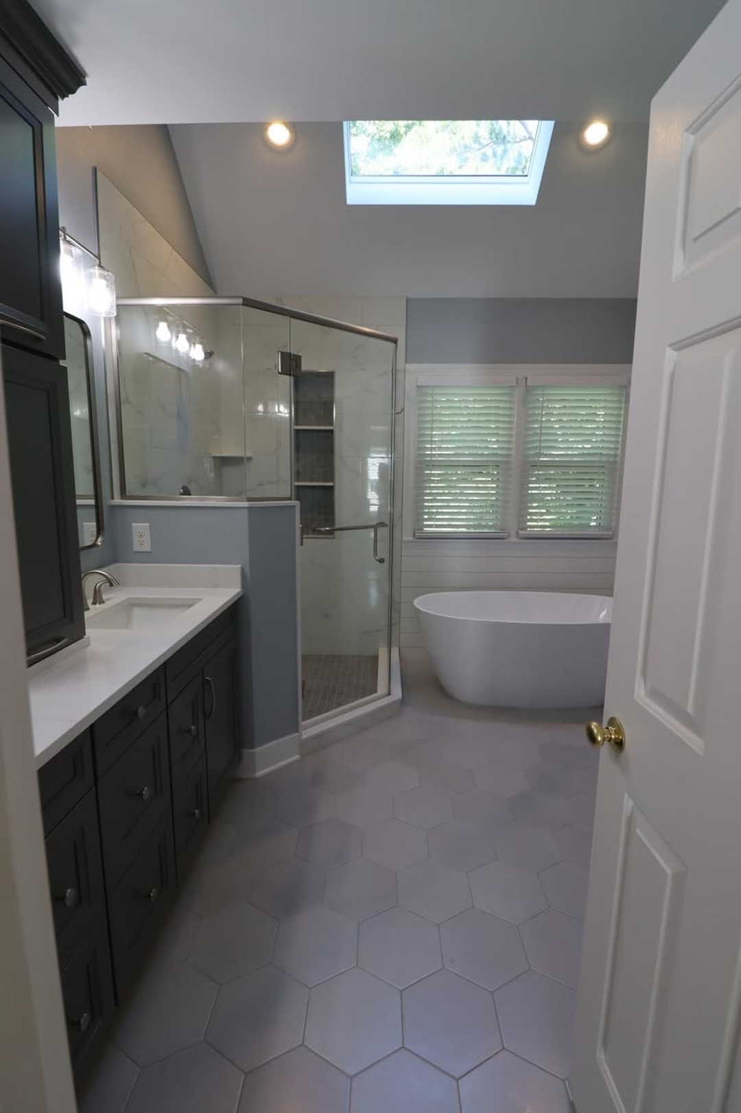 Reliable Glass and Stone Image