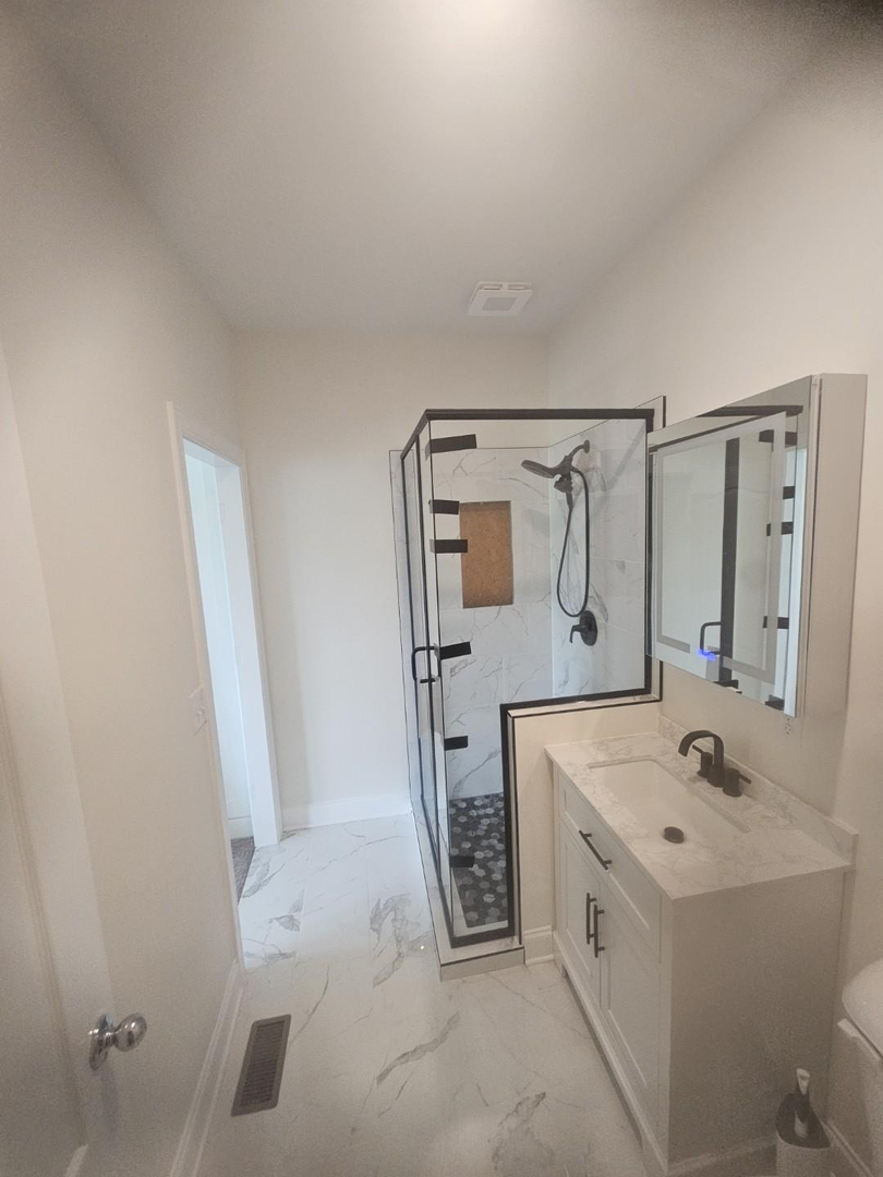 Reliable Glass and Stone Image