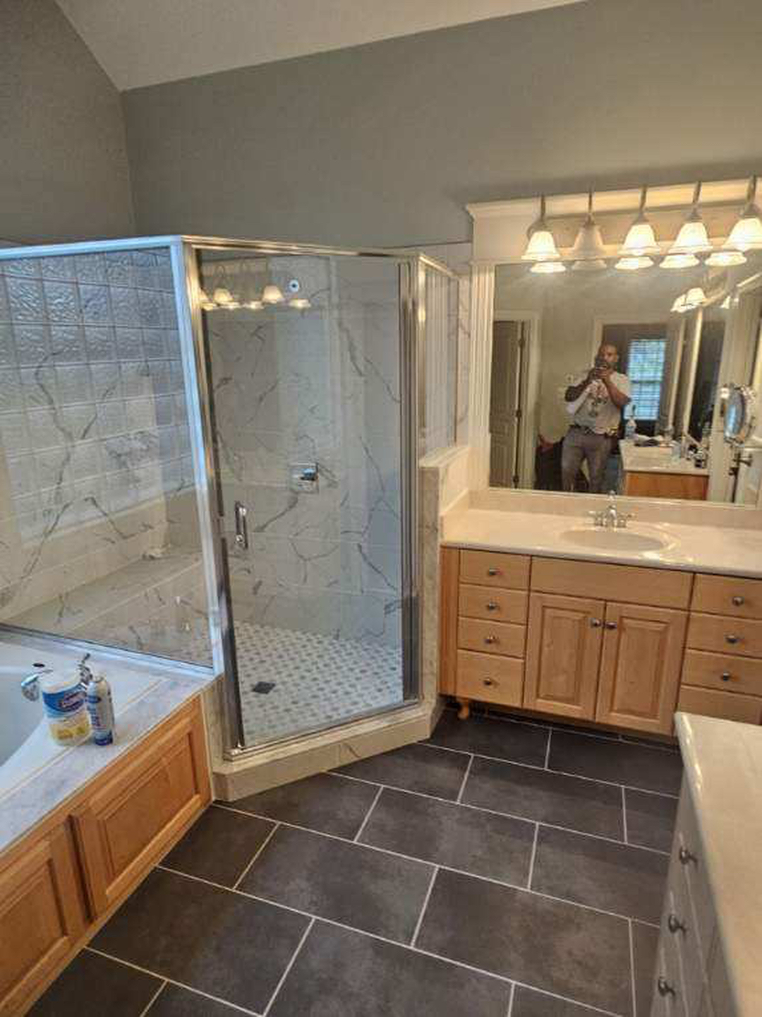 Reliable Glass and Stone Image