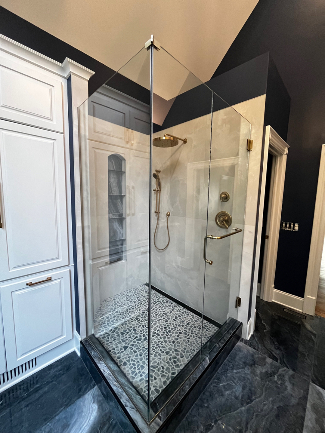 Reliable Glass and Stone Image