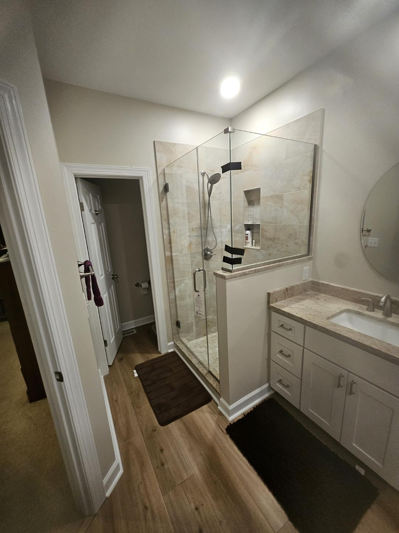 Reliable Glass and Stone Image