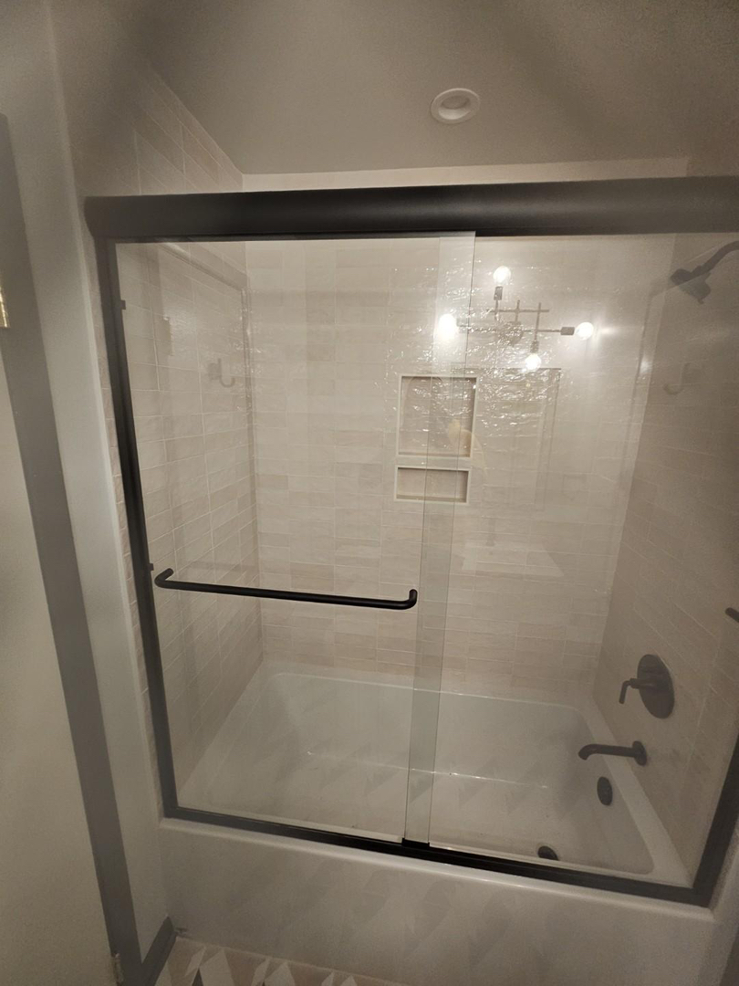 Reliable Glass and Stone Image