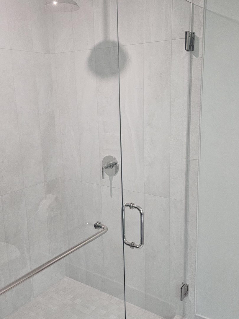 Reliable Glass and Stone Image