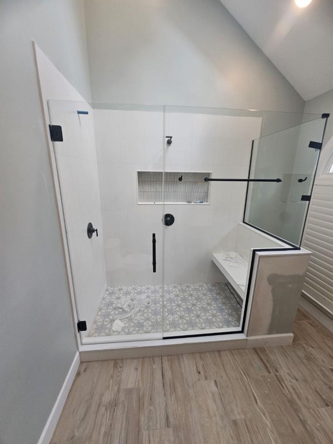 Reliable Glass and Stone Image