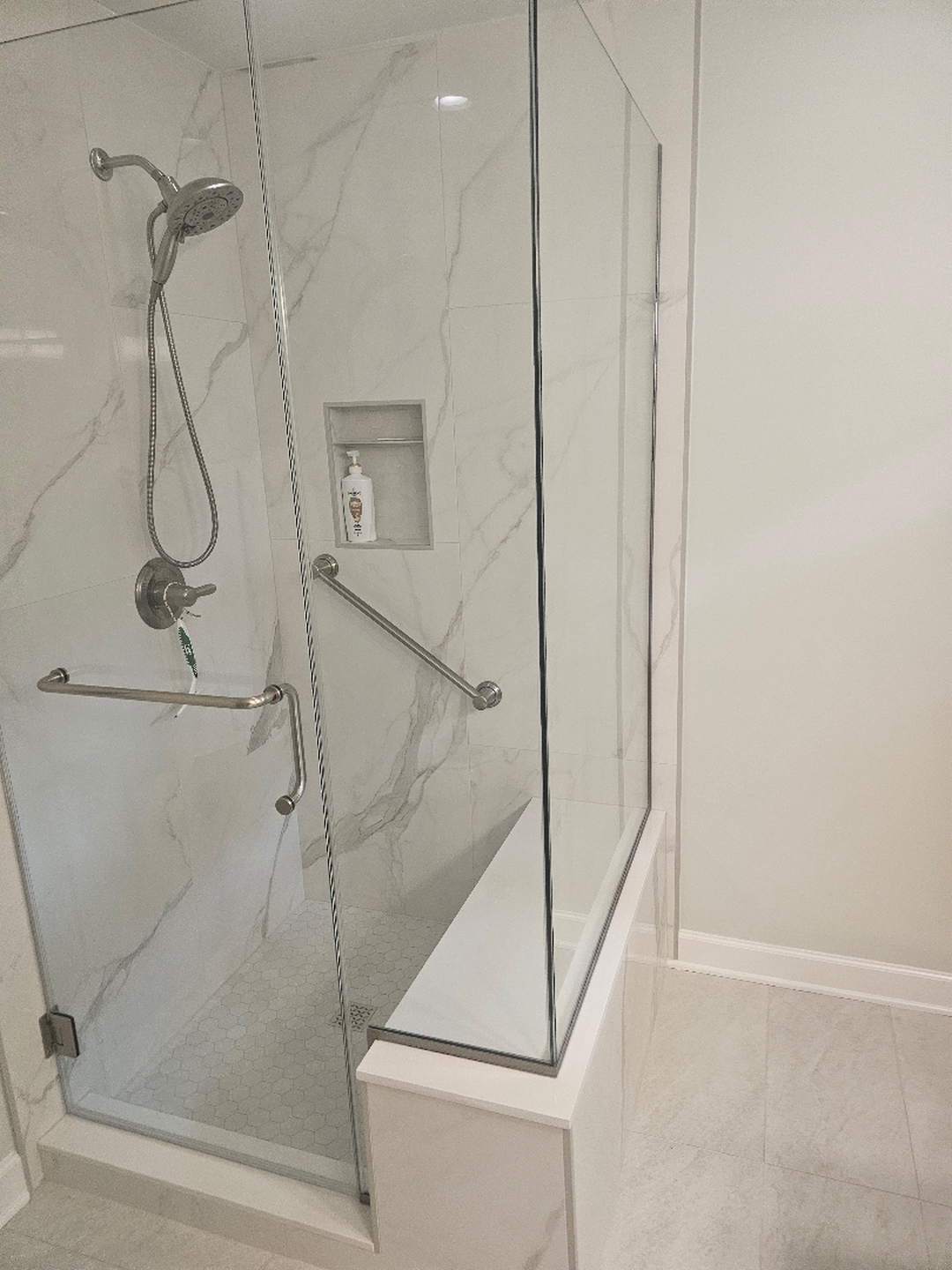 Reliable Glass and Stone Image