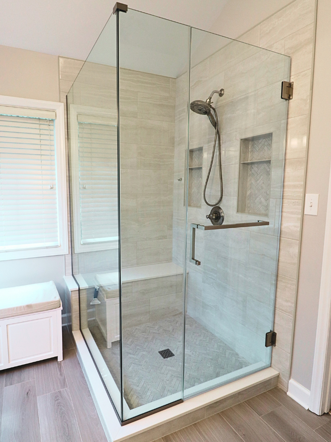 Reliable Glass and Stone Image