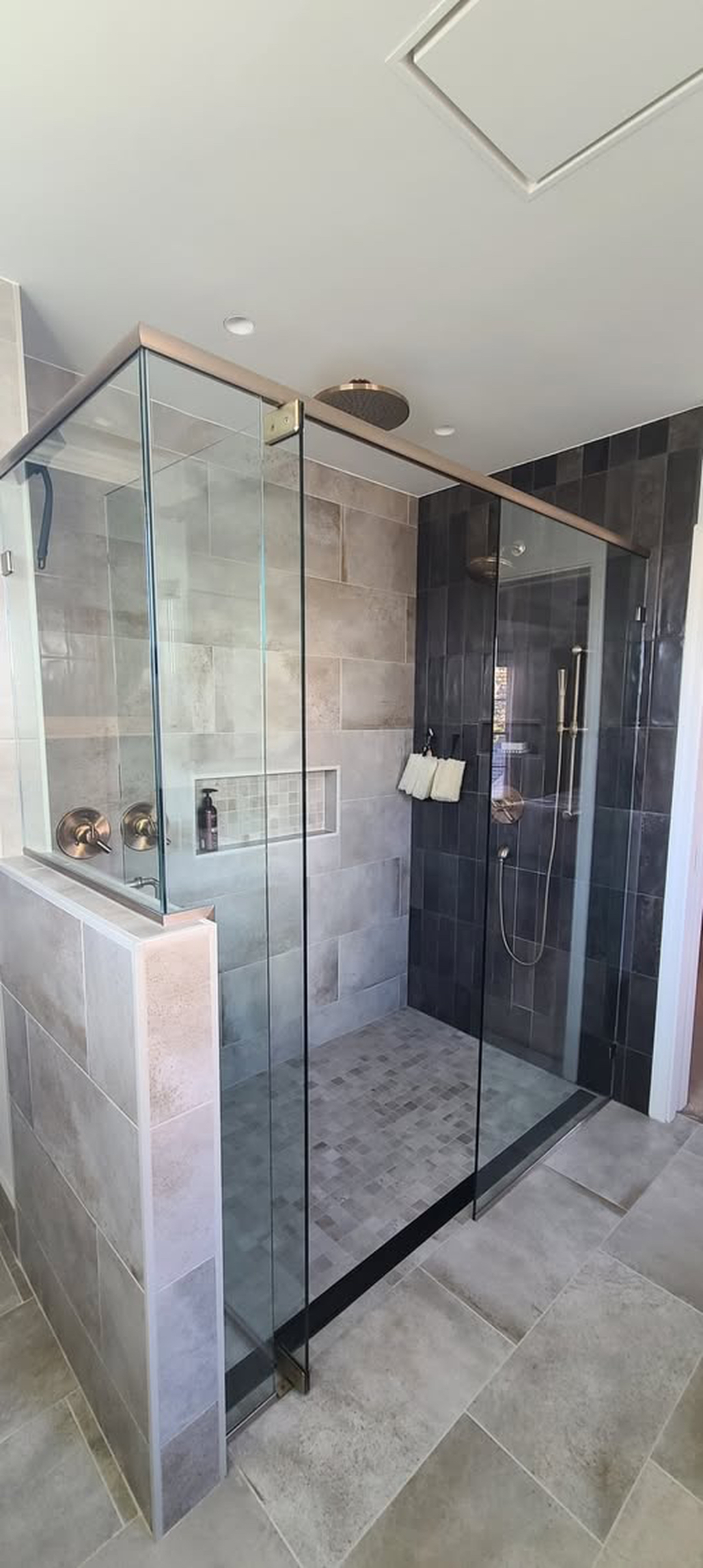 Reliable Glass and Stone Image