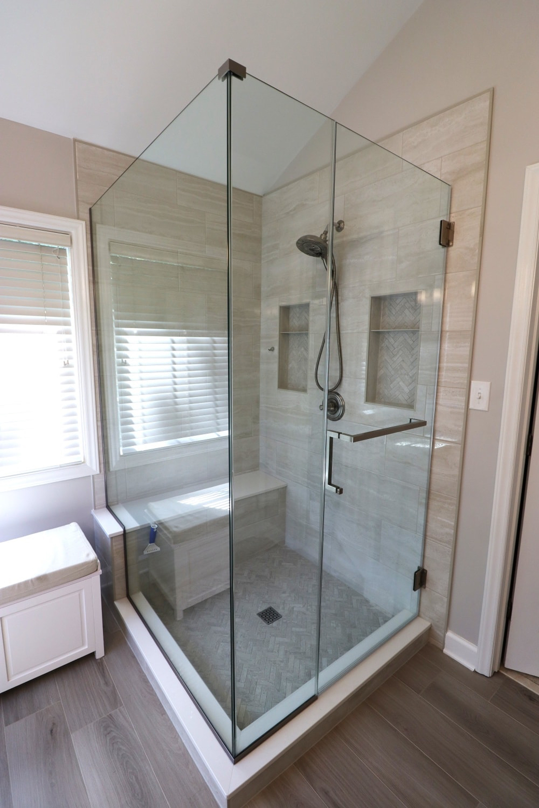 Reliable Glass and Stone Image