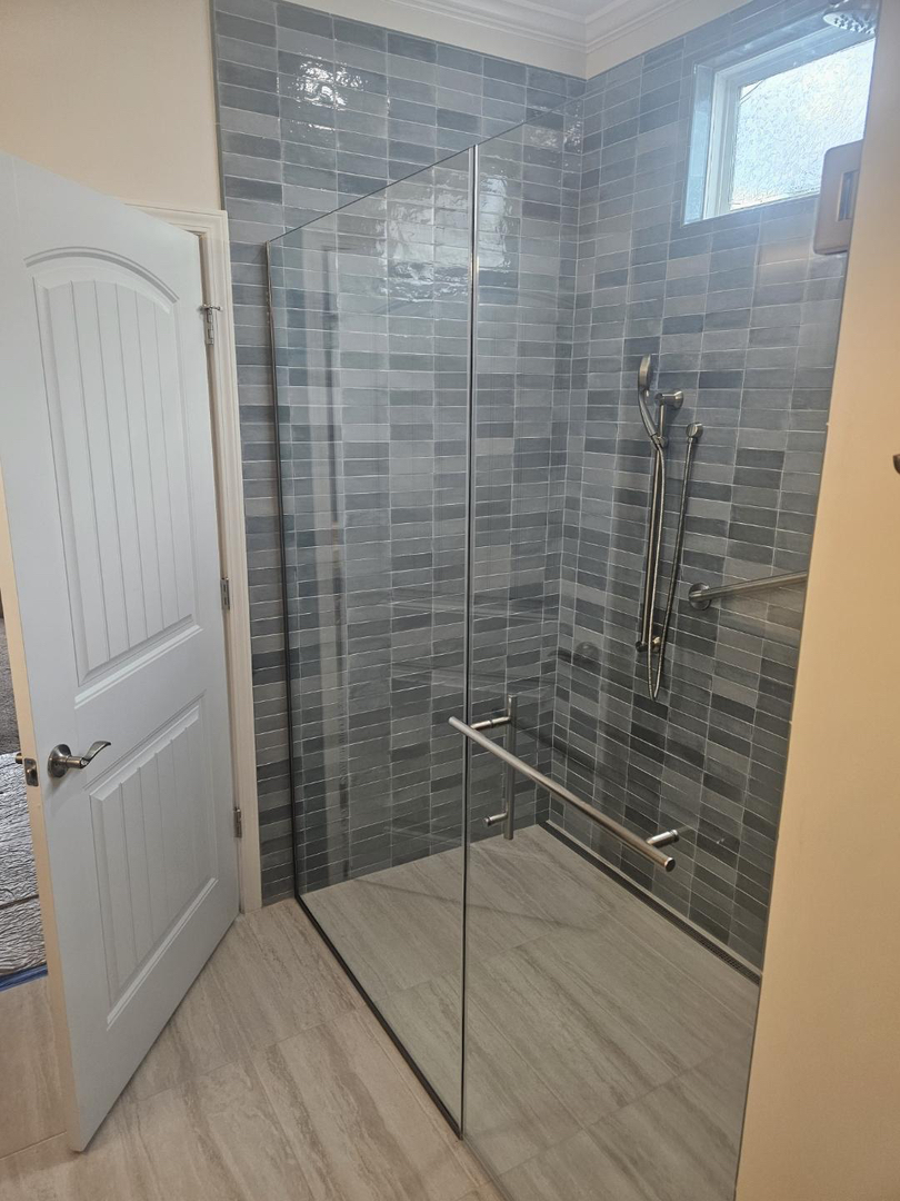 Reliable Glass and Stone Image