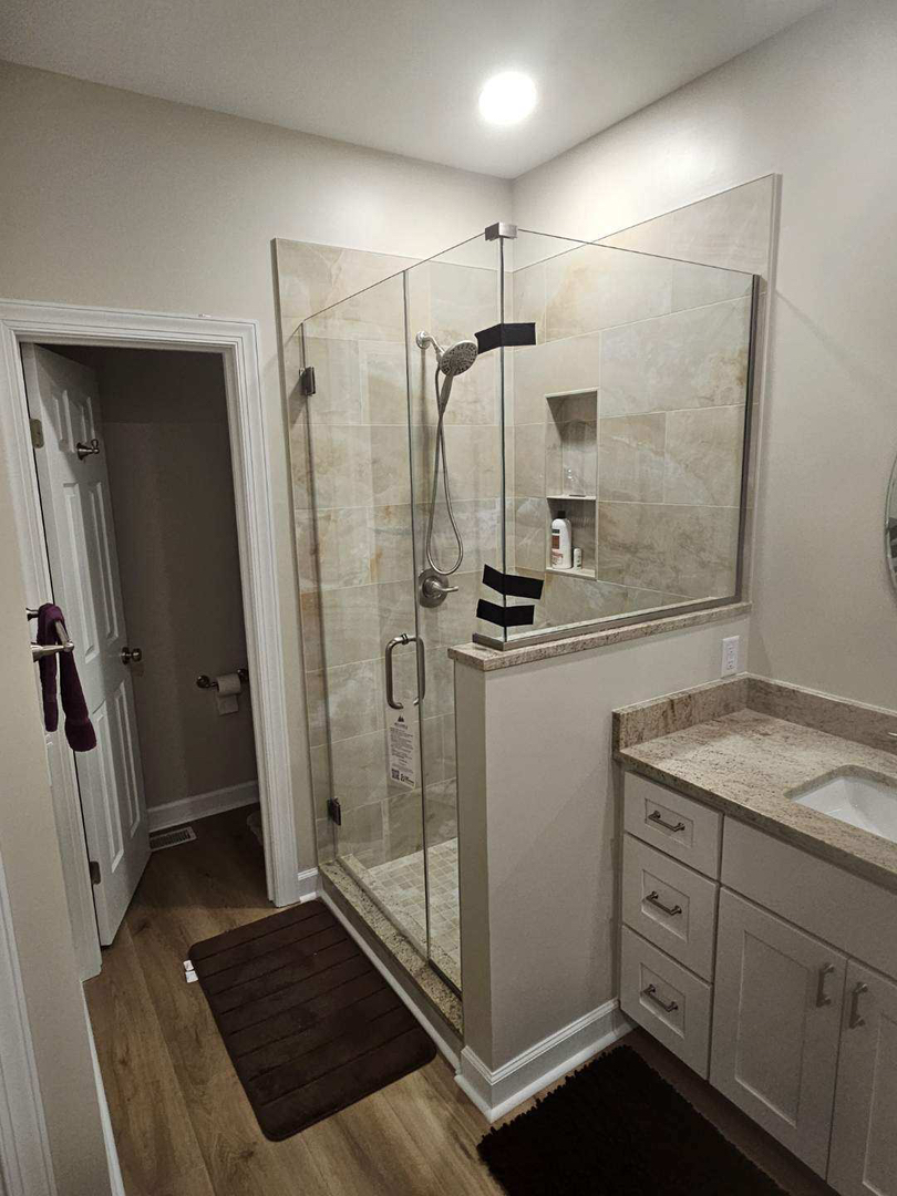 Reliable Glass and Stone Image