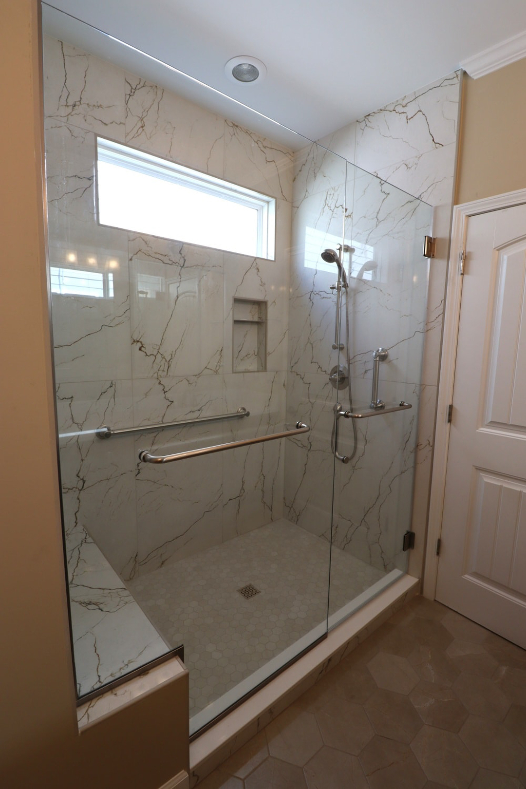 Reliable Glass and Stone Image