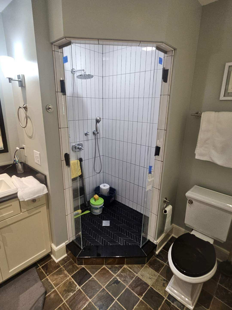 Reliable Glass and Stone Image