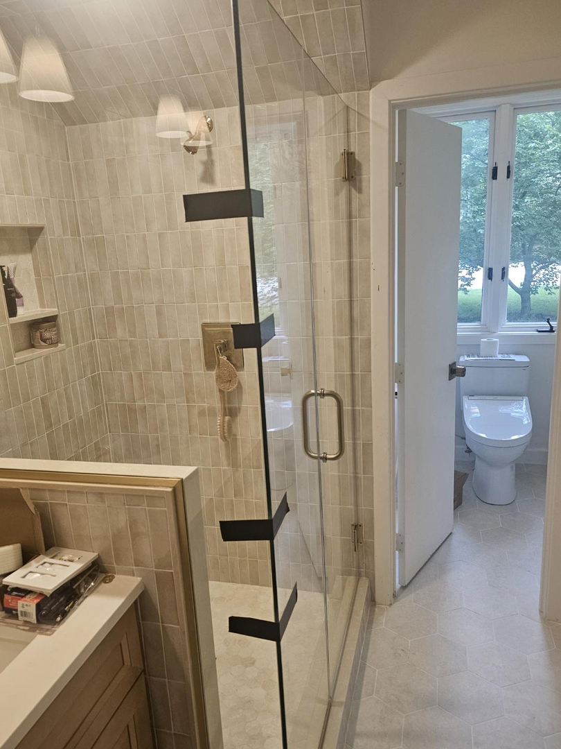 Reliable Glass and Stone Image