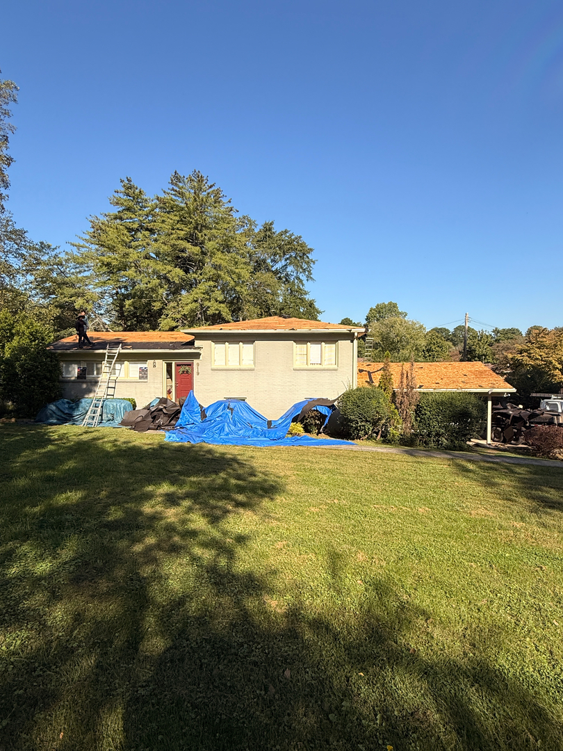 Veteran Roofing Systems Image