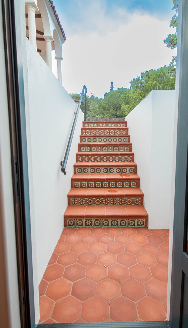 California Tile & Stone Inc Image