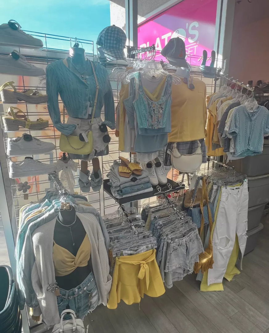 Plato's Closet Escondido Image