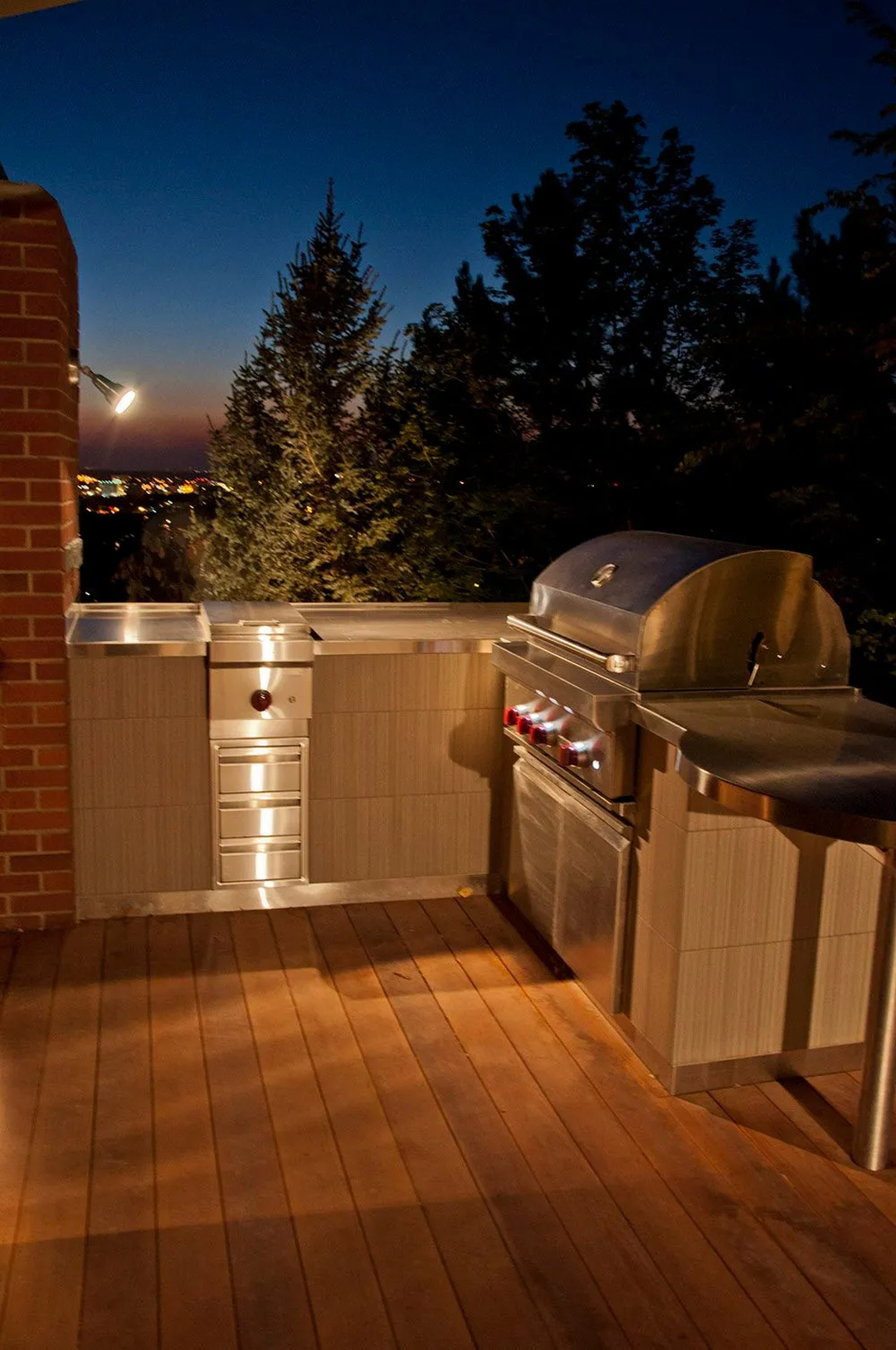 After Dark Landscape Lighting Image