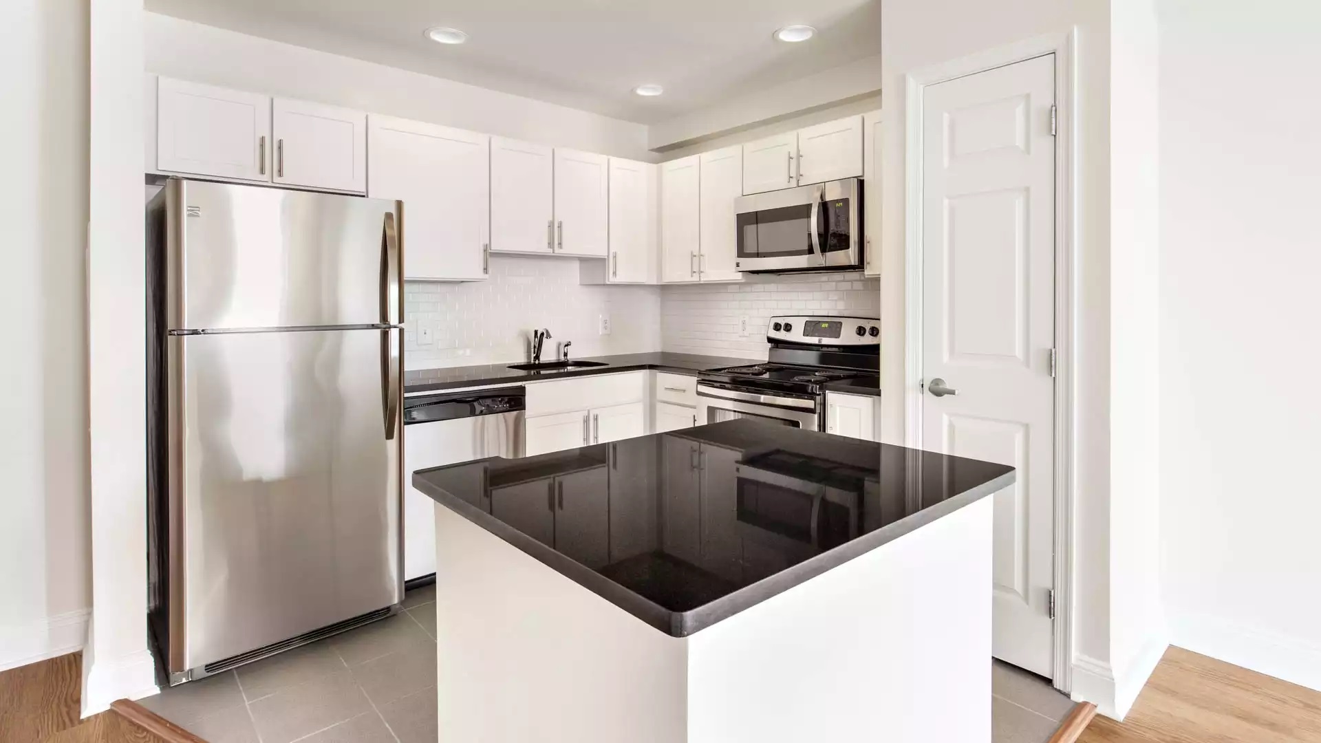 Hudson Point Apartments - Jersey City, NJ