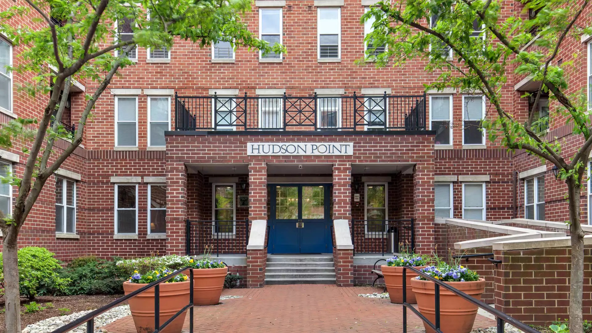 Hudson Point Apartments - Jersey City, NJ