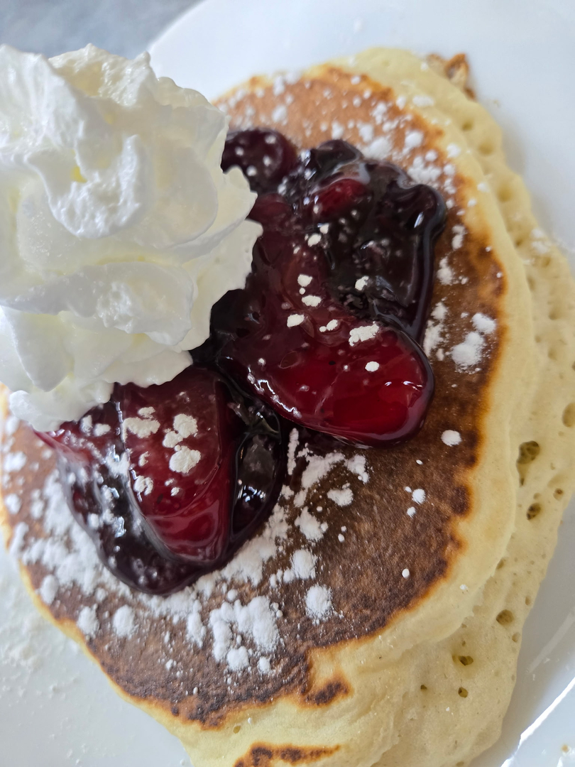 The Wooden Derrick Cafe Logo