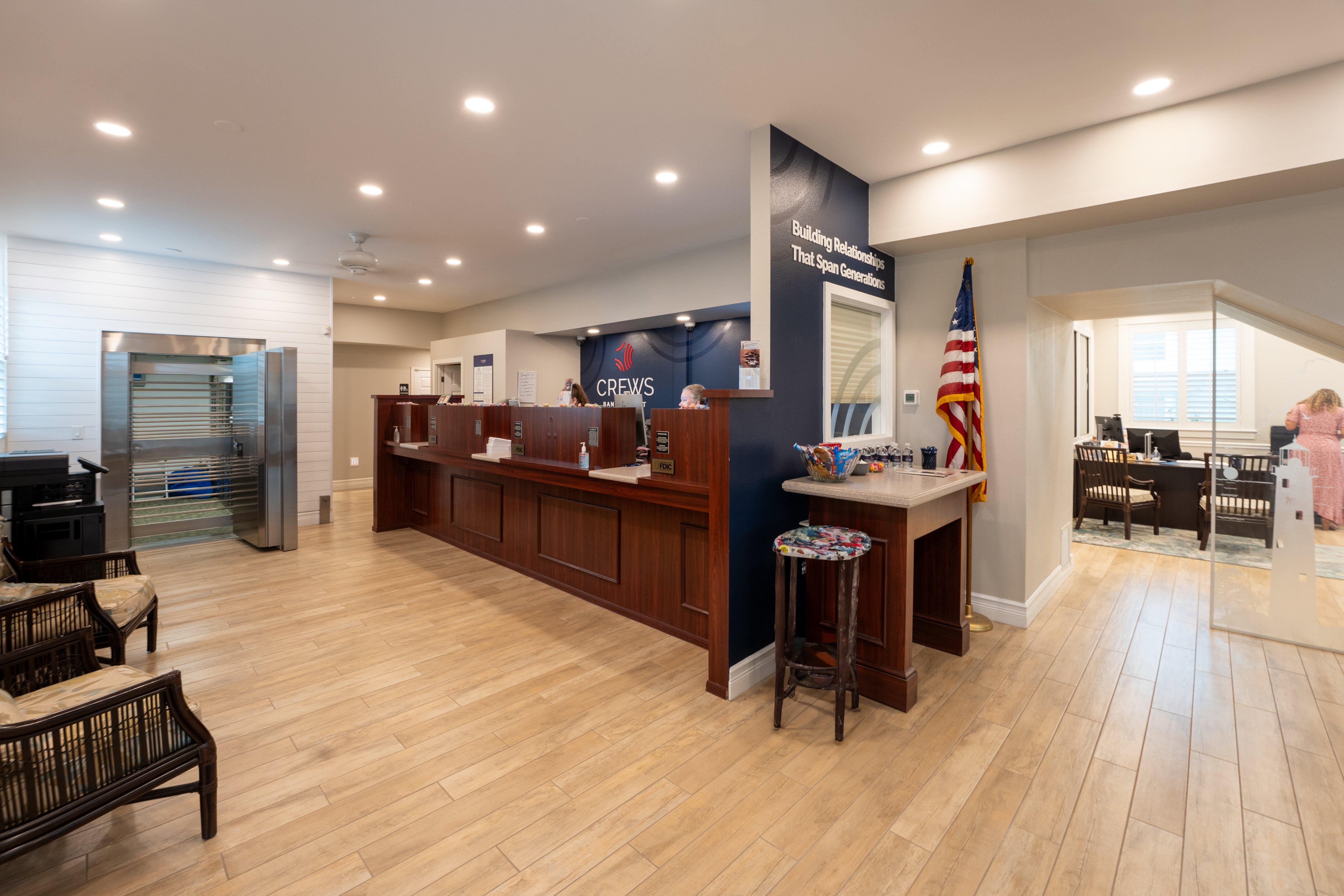 Crews Bank & Trust Image