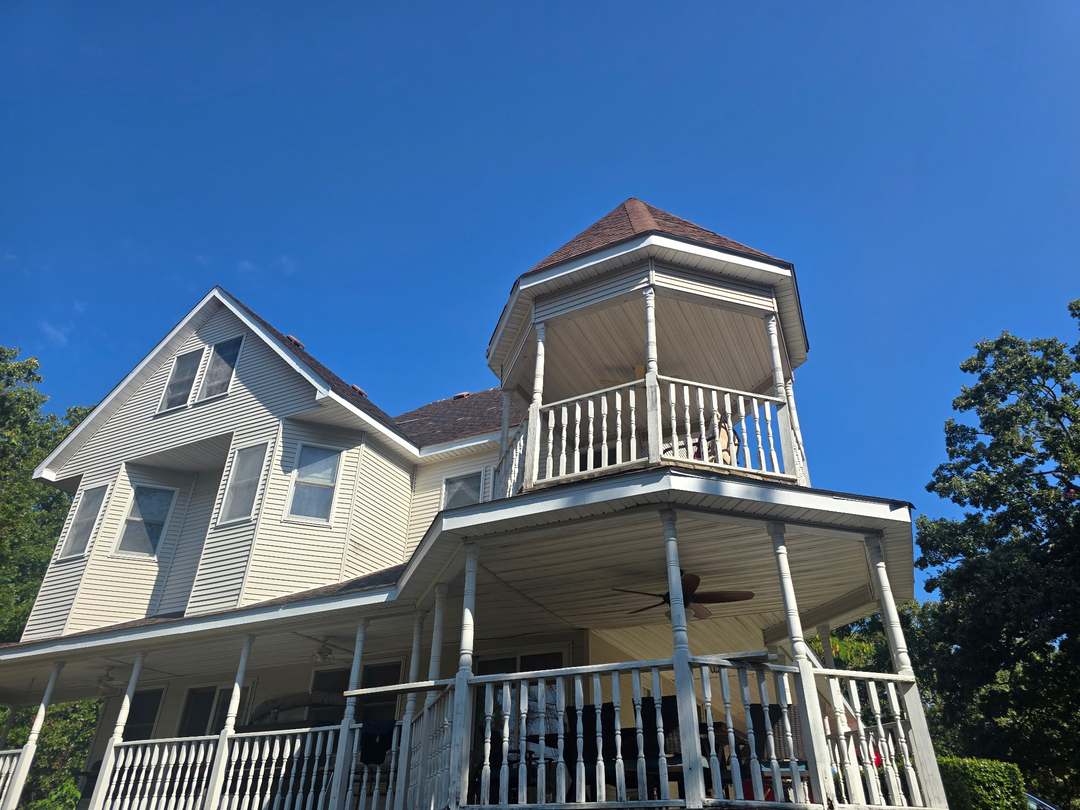 Rick's Roofing Image