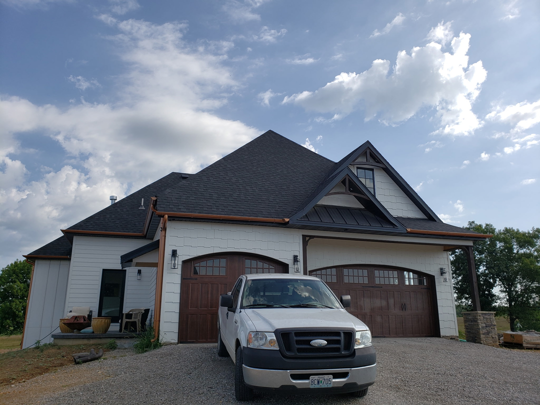 Rick's Roofing Image