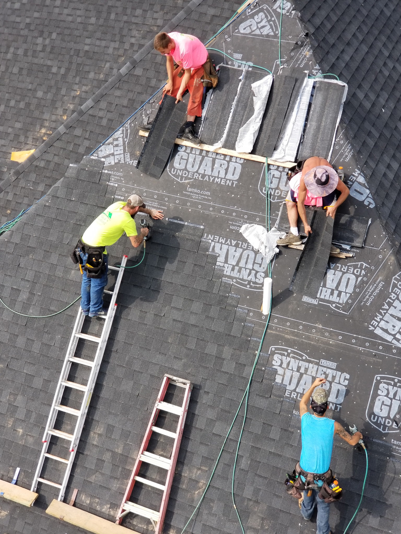 Rick's Roofing Image