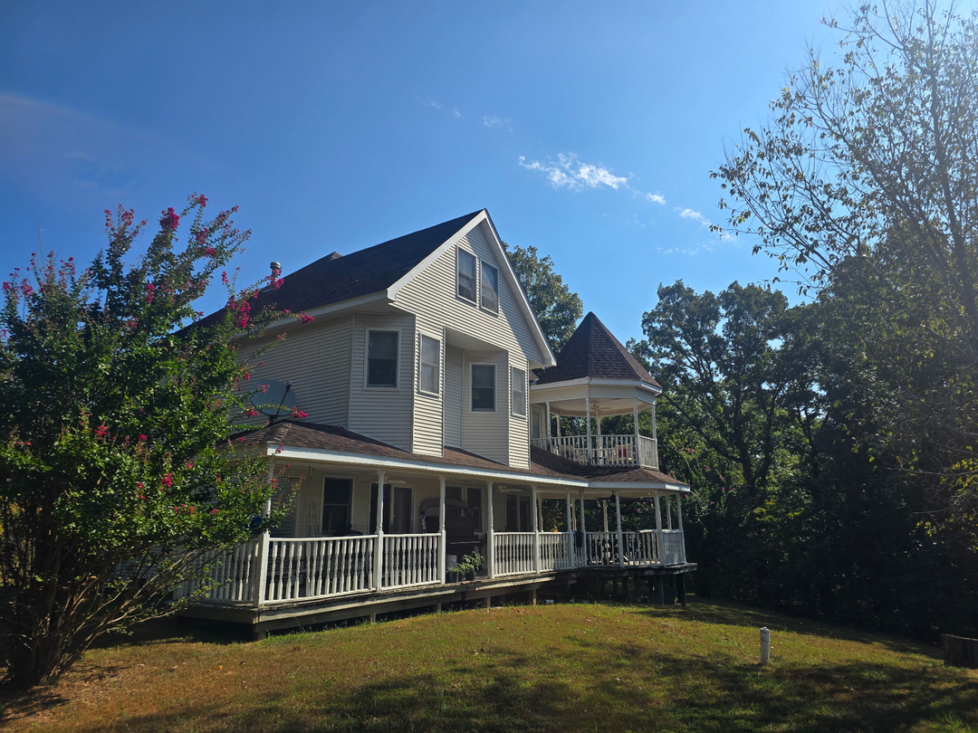 Rick's Roofing Image