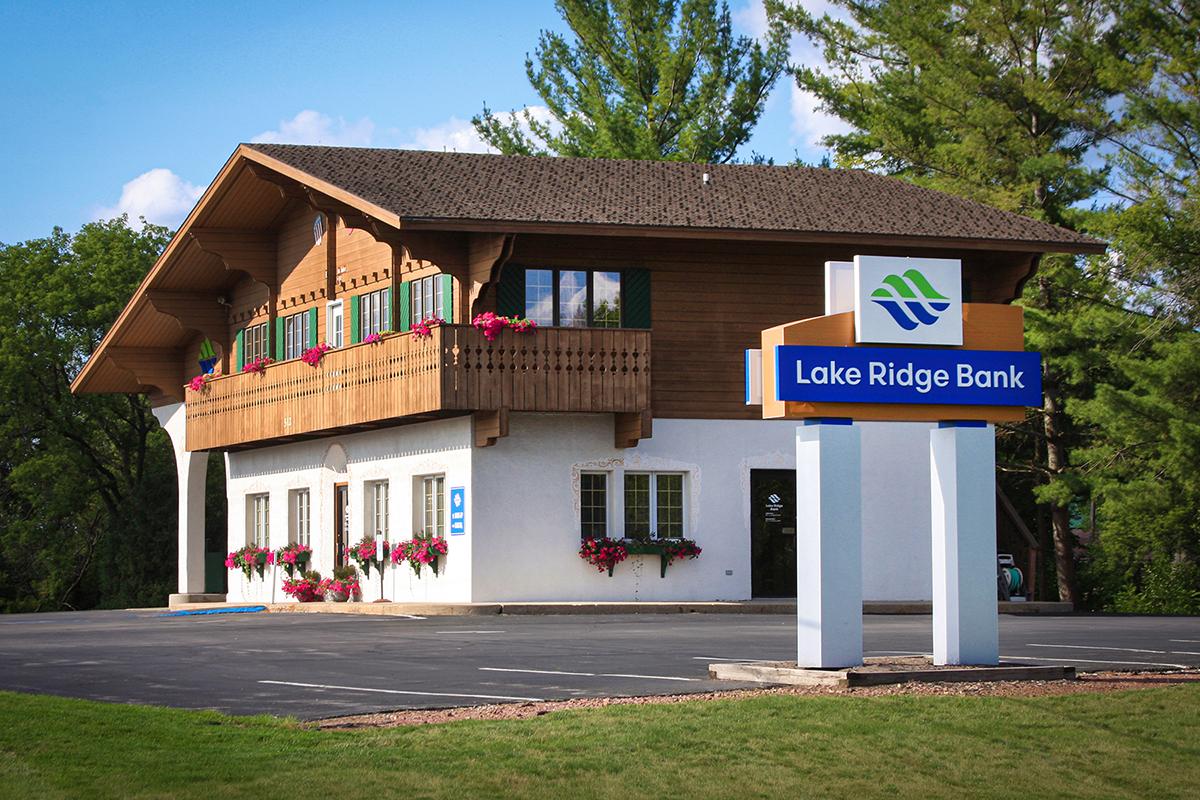 Lake Ridge Bank Logo