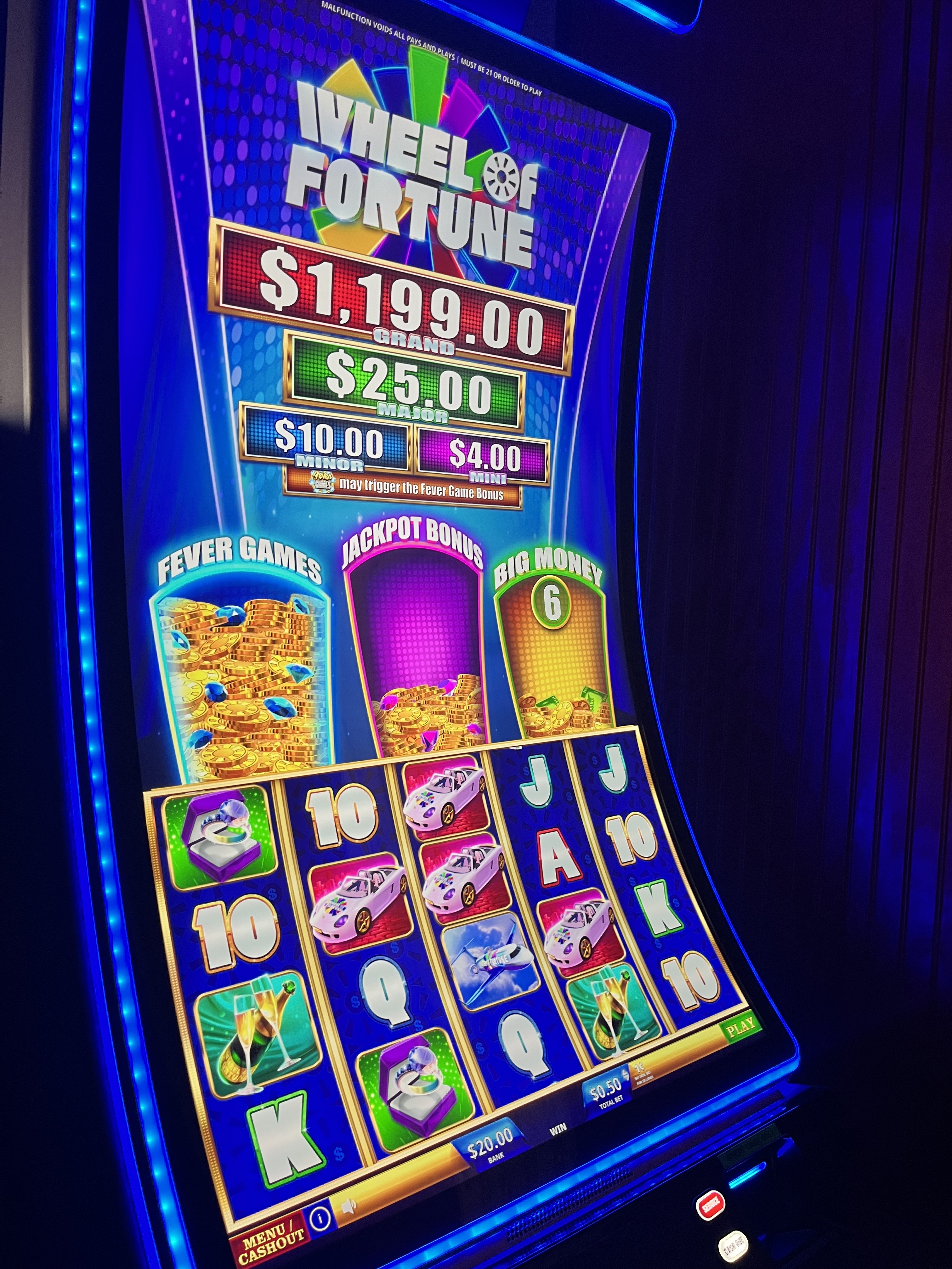 Bella's Pizza & Pub Image